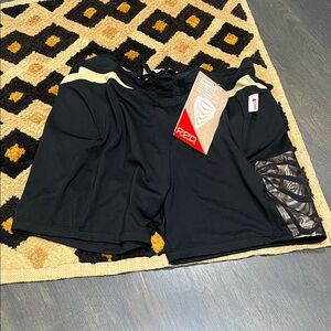 NWT R.E.D Women’s Impact Shorts Sz L Black/Gold Snowboard Ski